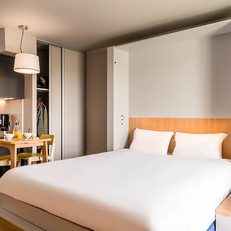 อพาร์ตโฮเต็ล อดาจิโอ แอคเซส โกลองบ์ ลา เดฟองซ์ Aparthotel โคล็อมบ์ ภายนอก รูปภาพ