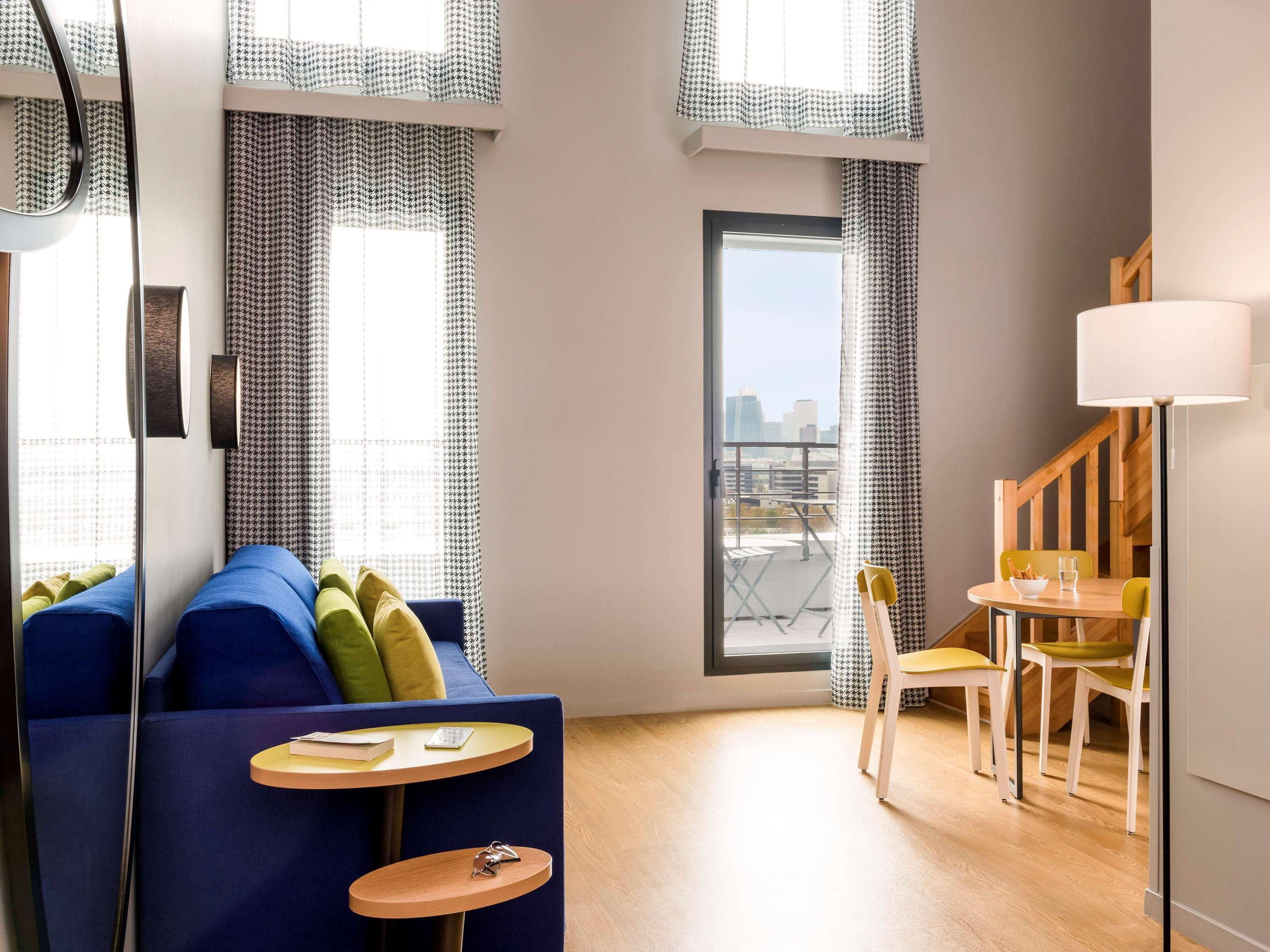 อพาร์ตโฮเต็ล อดาจิโอ แอคเซส โกลองบ์ ลา เดฟองซ์ Aparthotel โคล็อมบ์ ภายนอก รูปภาพ