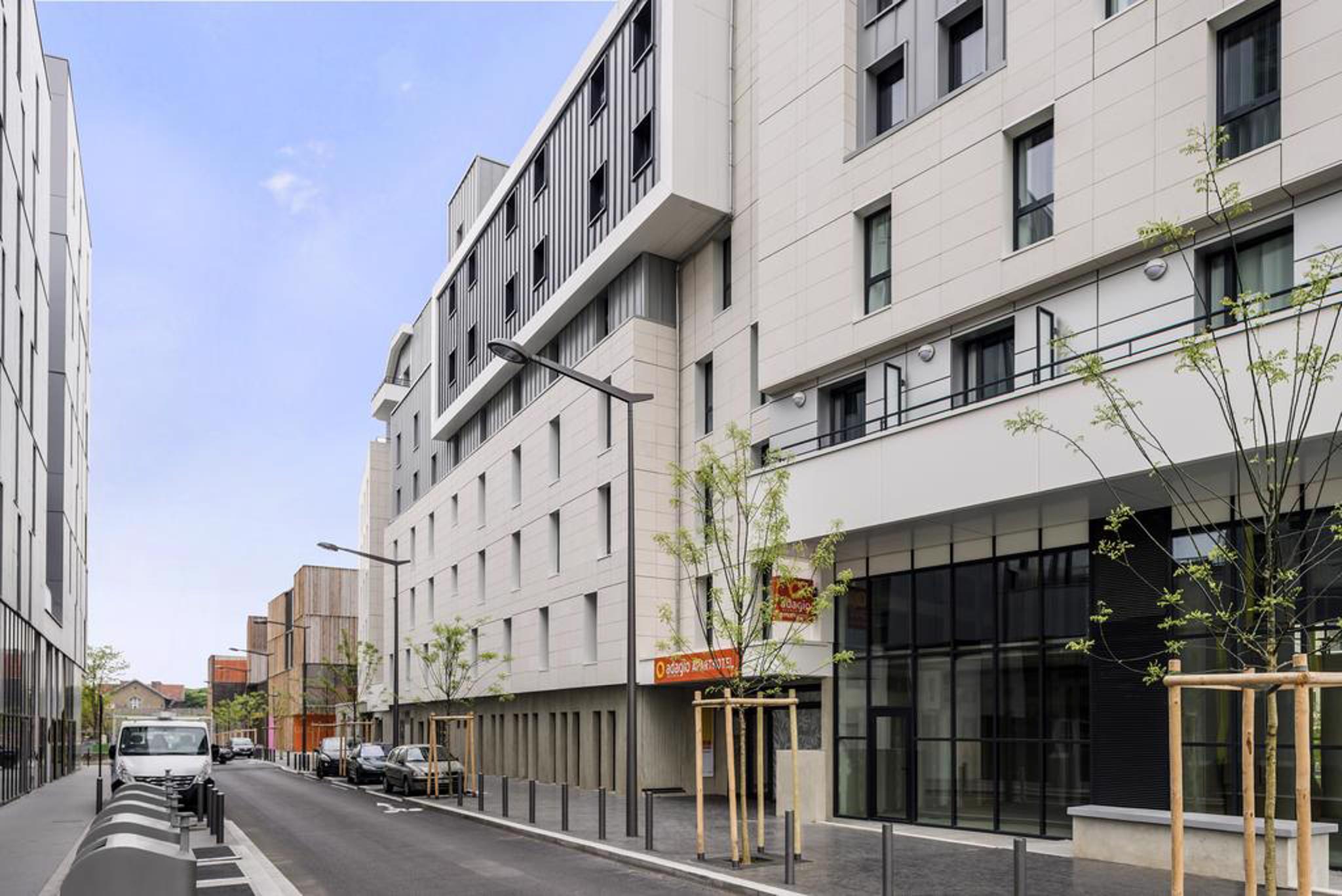อพาร์ตโฮเต็ล อดาจิโอ แอคเซส โกลองบ์ ลา เดฟองซ์ Aparthotel โคล็อมบ์ ภายนอก รูปภาพ