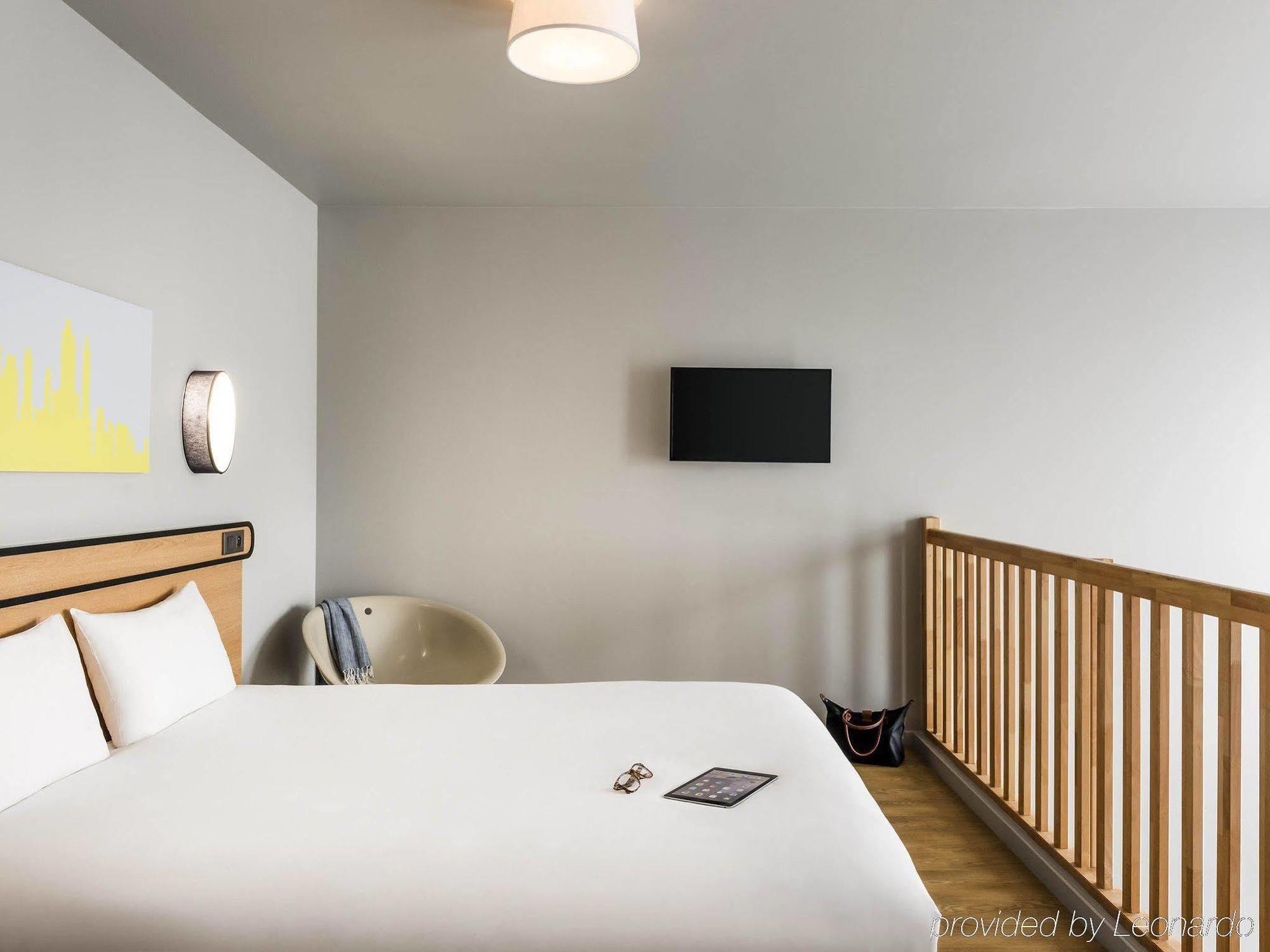 อพาร์ตโฮเต็ล อดาจิโอ แอคเซส โกลองบ์ ลา เดฟองซ์ Aparthotel โคล็อมบ์ ภายนอก รูปภาพ
