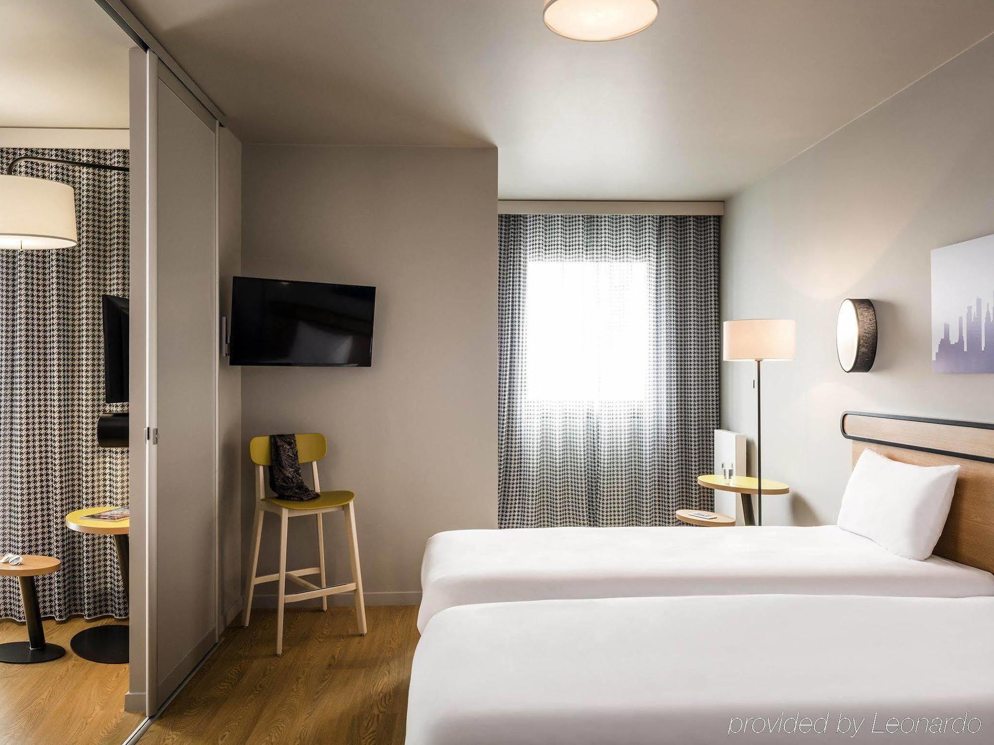 อพาร์ตโฮเต็ล อดาจิโอ แอคเซส โกลองบ์ ลา เดฟองซ์ Aparthotel โคล็อมบ์ ภายนอก รูปภาพ
