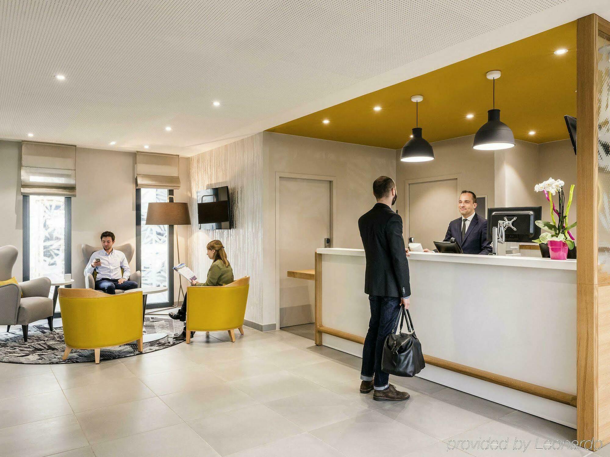 อพาร์ตโฮเต็ล อดาจิโอ แอคเซส โกลองบ์ ลา เดฟองซ์ Aparthotel โคล็อมบ์ ภายนอก รูปภาพ